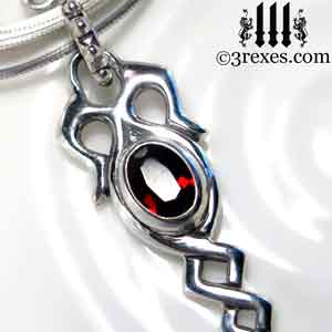 celtic-dripping-silver-necklace-garnet-stone-detail