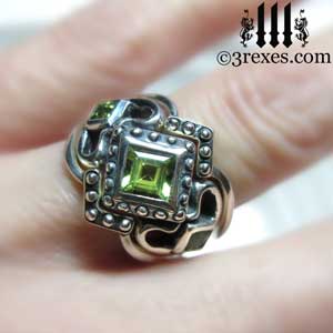 silver-royal-princess-love-stacking-ring-wedding-set-medieval-band-green-peridot-stones-model-detail.jpg silver-royal-princess-love-stacking-ring-wedding-set-medieval-band-green-peridot-stones-model-detail.jpg