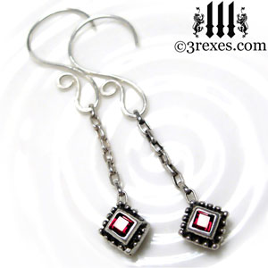 studded-jeweled-earrings-short-garnet